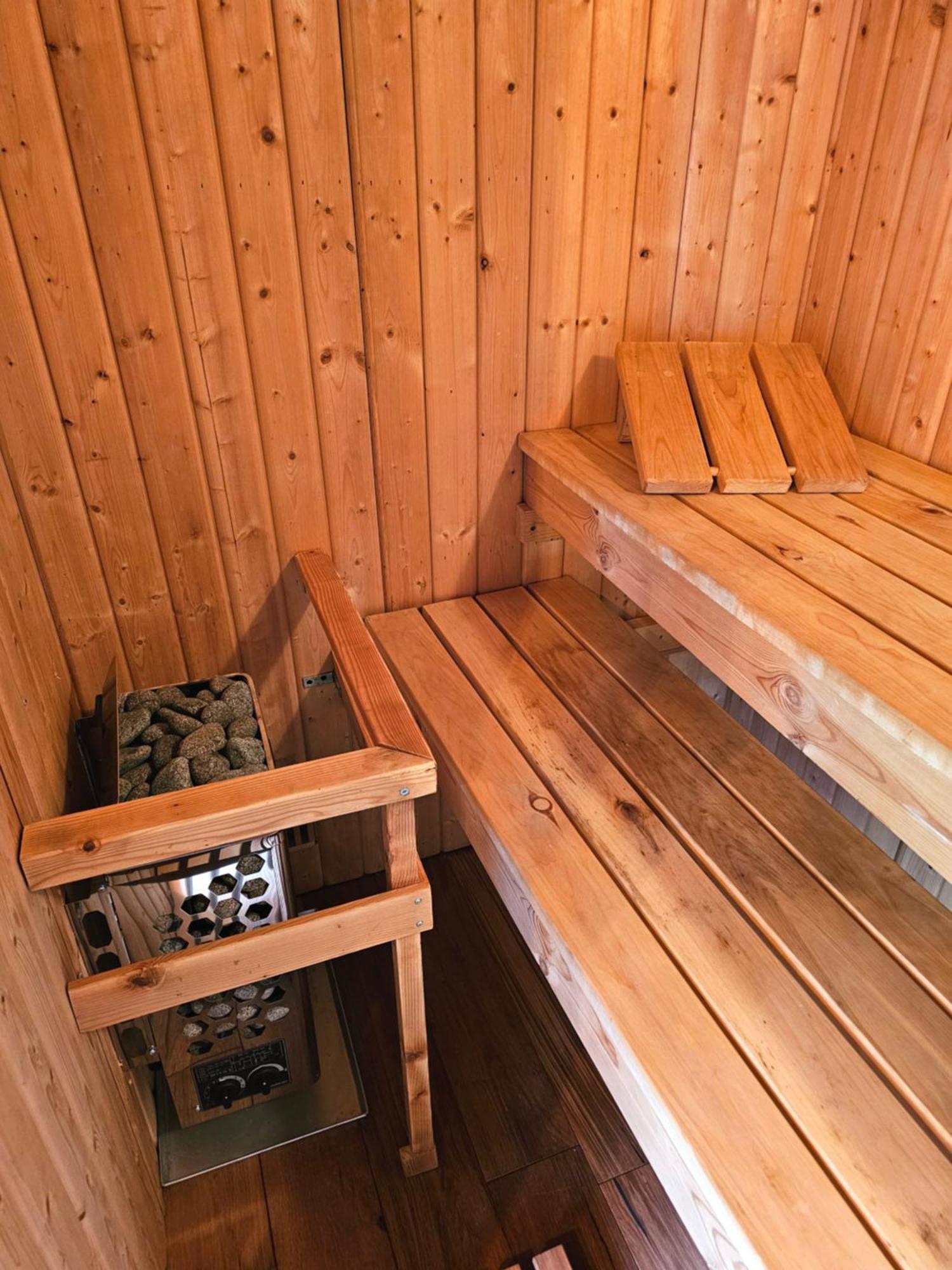 Luxury Self Catering With Cosy Cabin & Sauna In Колчестер Экстерьер фото