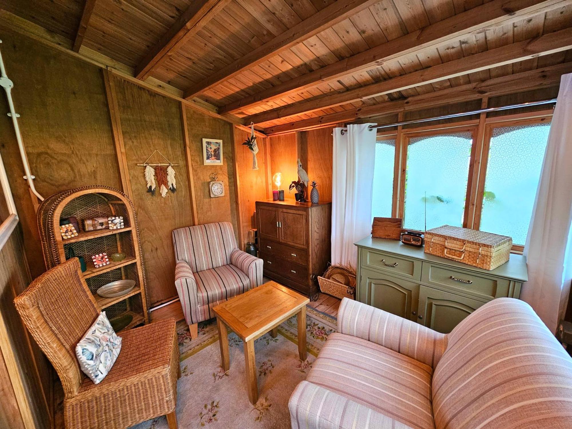 Luxury Self Catering With Cosy Cabin & Sauna In Колчестер Экстерьер фото